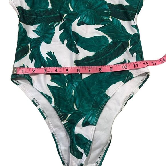 Boohoo Palm Print One piece cheeky swimsuit Size 1 - Picture 6 of 9